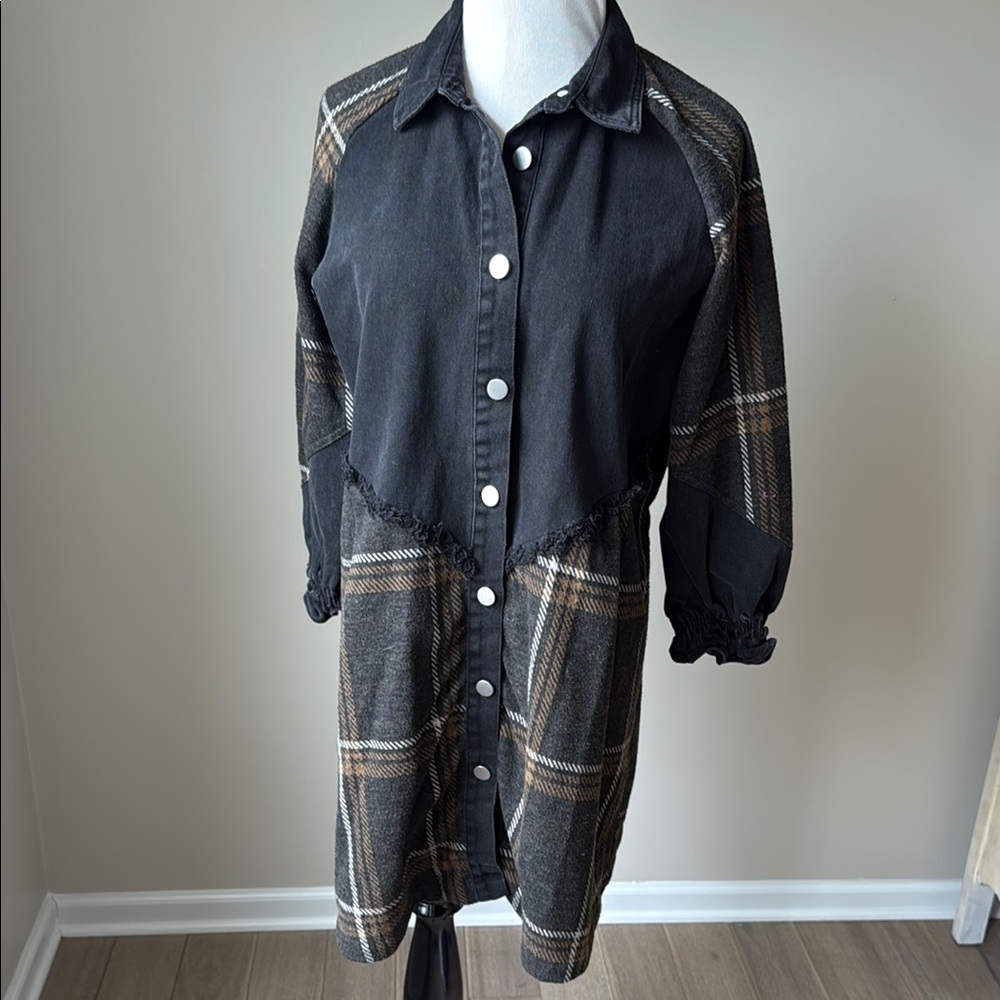 Chic Black and Brown Mini Dress with Plaid Design